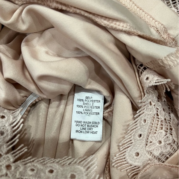 Lulus Elegant Blush Pink Long Sleeve Short Romper Size Small - Picture 6 of 6
